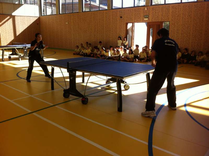 Exhibición de tenis de mesa