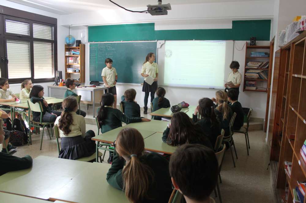 Alumnos de 2º de ESO presentan el Proyecto CiberManagers