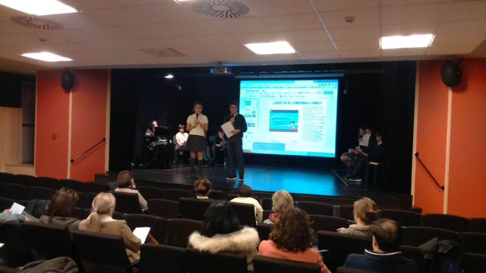 2º de ESO presenta el proyecto Cibermanagers