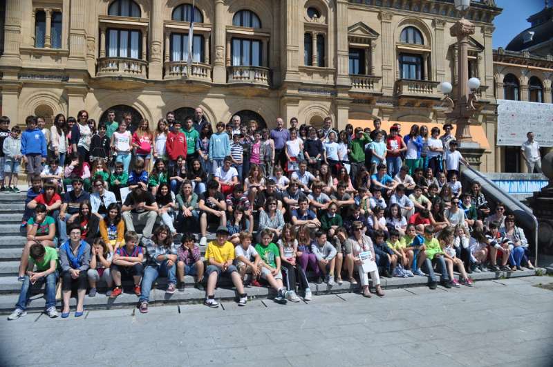 14.500 alumnos defienden sus ideas ante el alcalde