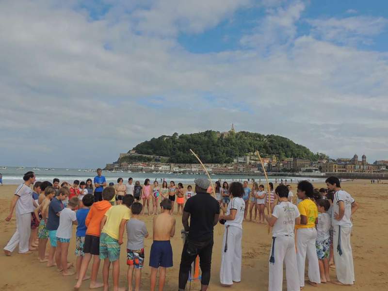 Capoeira-Paddle Surf-Guerra de agua en 5º de Primaria